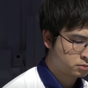 信じ続けた先に　阿久津翔太、静かに掴んだ復活の一勝【Mリーグ2025-26 レギュラーシーズン 観戦記 12/18 第1試合（麻雀チャンネル）】担当記者 宮水さくら